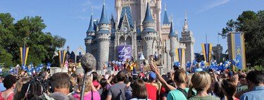 Hay dos tipos de personas en los parques de Disney: los que traen comida y los que traen restos humanos. De los segundos hay miles