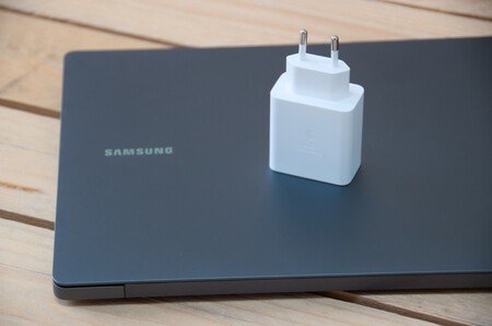 Samsung Galaxy Book5 Pro Review Xataka Cargador