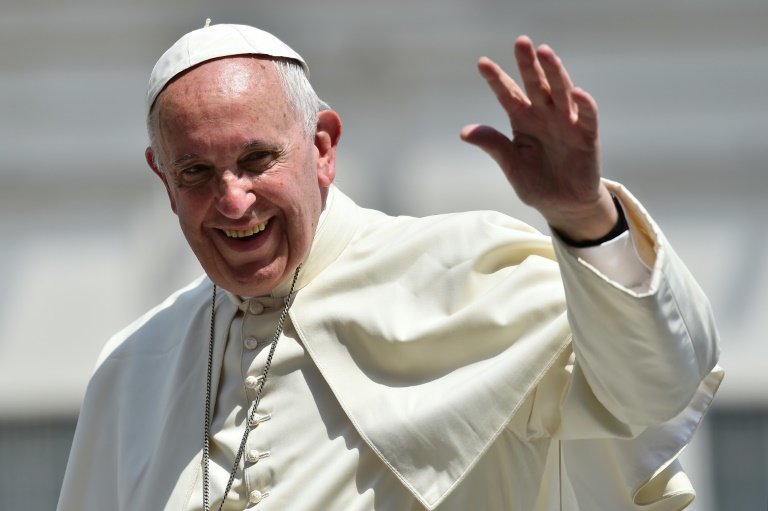 <p>El Papa Vaticano en la plaza de San Pedro el 30 de junio de 2016 en el Vaticano</p>