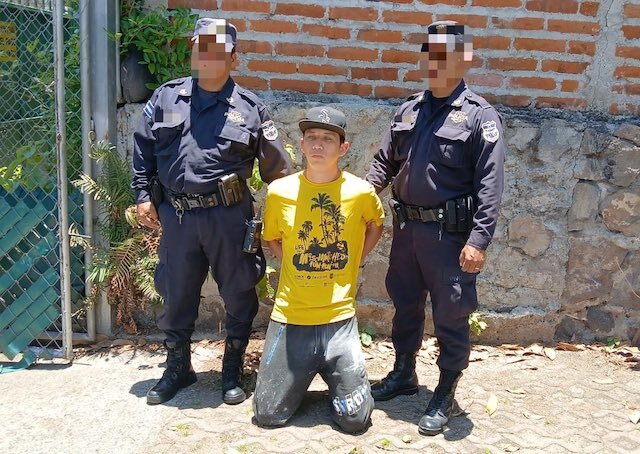 Josué Gálvez Manzano, hondureño, robo