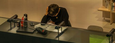 Opositar es el sueño aburrido de millones de personas. Y la escritora española de moda lo ha convertido en un libro 