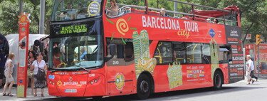 Barcelona borró una línea de bus de Google para que los turistas no la saturasen. Los turistas le han dicho "buen intento"