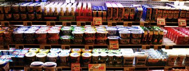 Tenemos una mala noticia para los amantes de los yogures de sabores. En realidad, no existen 