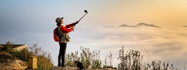 Qué fue de los palos selfie: auge, caída y resurrección de un cacharro amado y odiado a partes iguales 
