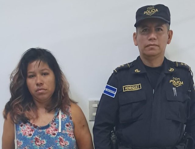 Evelyn Elizabeth Flores Cortez, 31 años de edad, acusada de homicidio agravado
