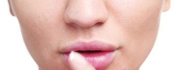 Vídeos ASMR: ¿por qué Youtube y Facebook se están llenando de susurros?